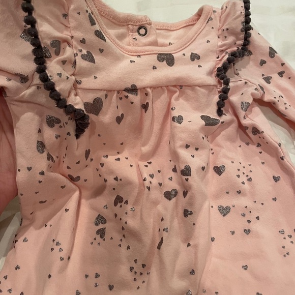 Cutest Footie one piece Sz 6M C4 - Picture 4 of 6